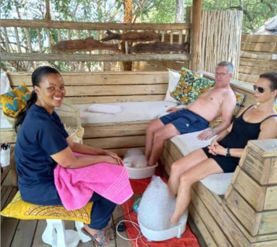 The Residence Villa Chobe 卡萨内 外观 照片