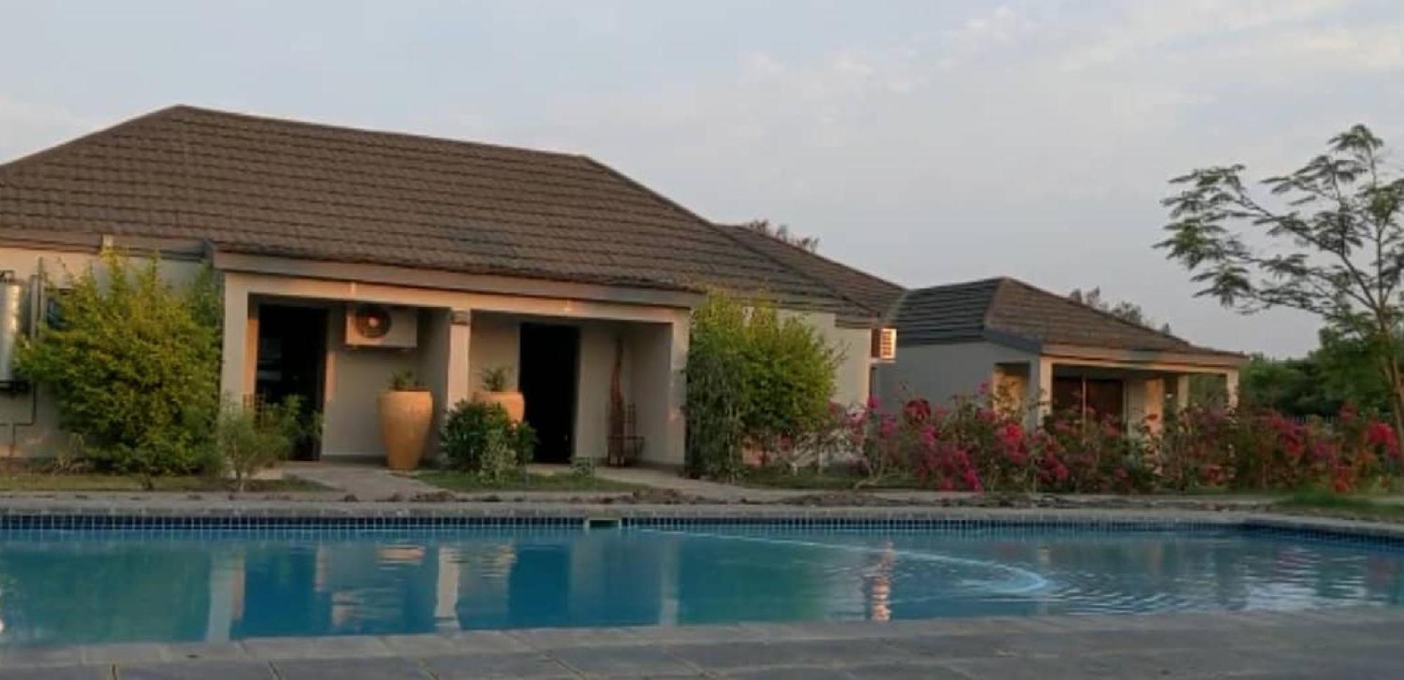 The Residence Villa Chobe 卡萨内 外观 照片